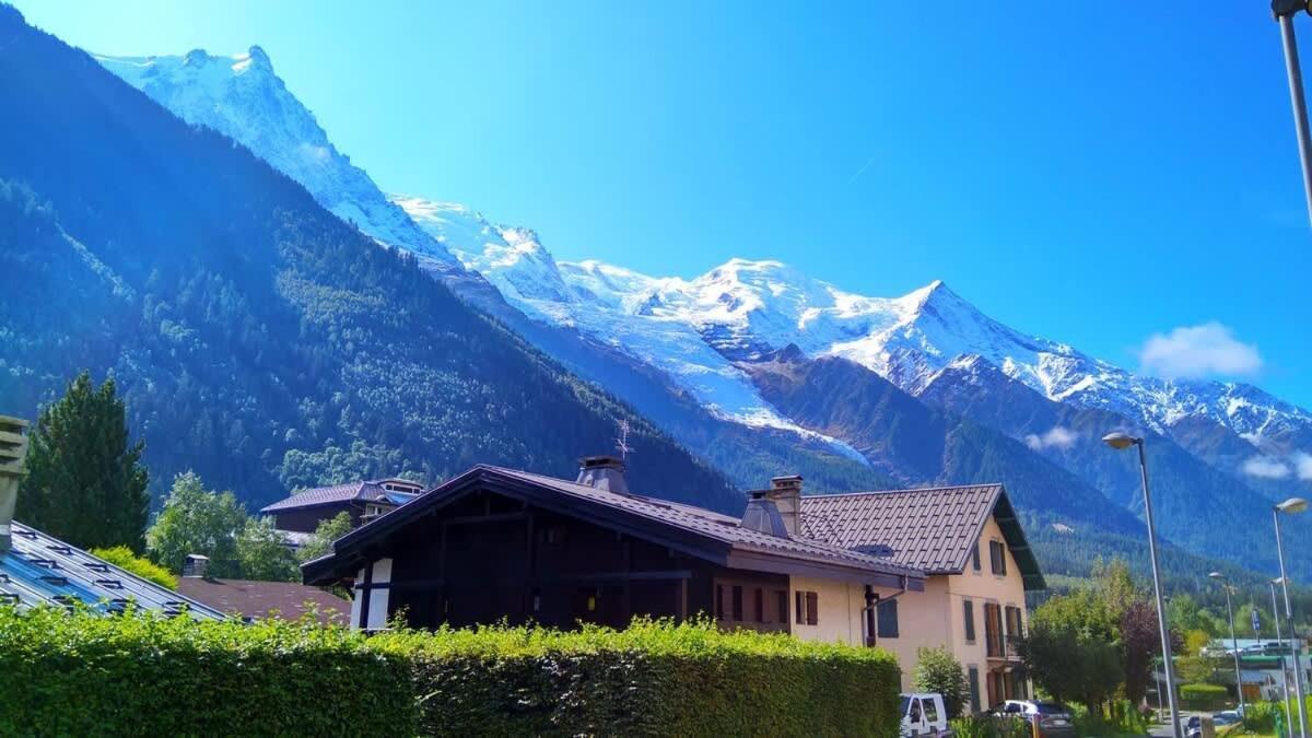 Chalet Racar Pour 4 Personnes, Centre Ville Et Vue Sur La Montagne Chamonix Exterior foto